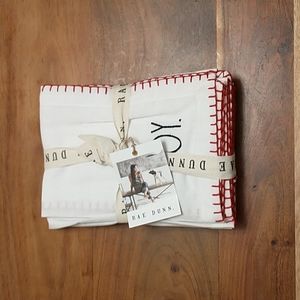 NWT🧑🎄RAE Dunn SET OF 4 EMBROIDERED NAPKINS18 IN X 18 IN